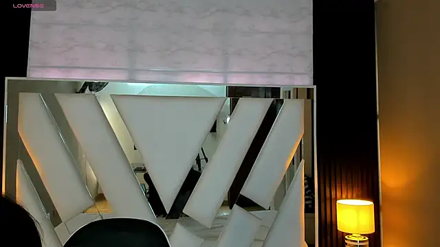 Linda4Petite online show from November 23, 2025, 12:59 pm