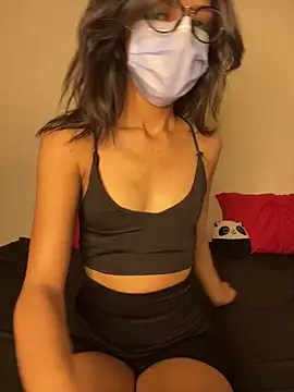 Snapshot of morrocoXcute chatting on September 18, 2025, 10:13 pm morrocoXcute online show from September 18, 2025, 10:13 pm