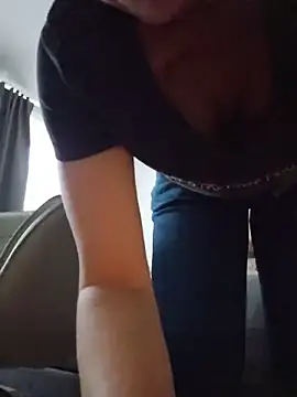 Ellie-L-Elizabeth online show from May 24, 2026, 8:31 pm