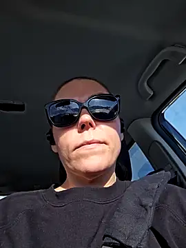 Ellie-L-Elizabeth online show from February 19, 2025, 2:33 pm