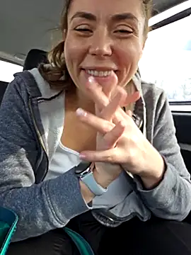 Ellie-L-Elizabeth online show from February 24, 2025, 5:20 pm