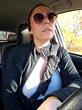 Ellie-L-Elizabeth online show from November 4, 2025, 1:48 pm