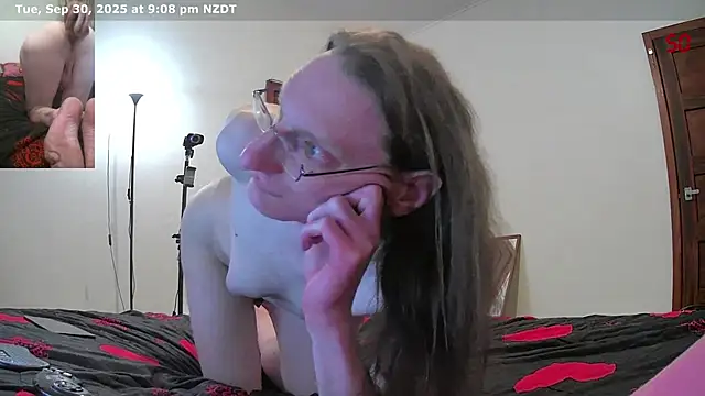 Snapshot of CDAdalyn chatting on September 30, 2025, 8:09 am CDAdalyn online show from September 30, 2025, 8:09 am