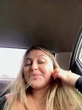 lunablossom  online show from January 16, 2026, 8:57 pm