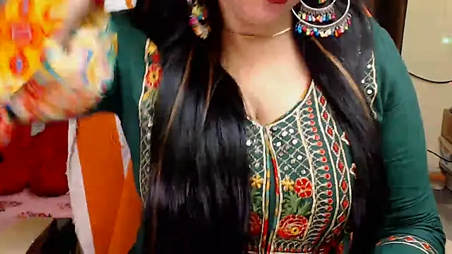 Snapshot of Naughty_Kashish chatting on September 18, 2025, 9:01 am Naughty Kashish online show from September 18, 2025, 9:01 am