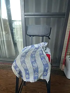 Snapshot of AlfredCornelius chatting on October 7, 2025, 3:18 am AlfredCornelius online show from October 7, 2025, 3:18 am