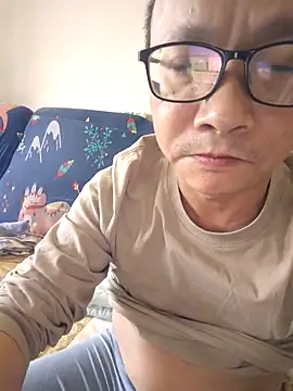 Snapshot of AlfredCornelius chatting on December 21, 2025, 2:57 am AlfredCornelius online show from December 21, 2025, 2:57 am