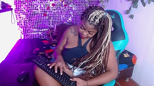 Snapshot of niawk_ chatting on November 25, 2025, 4:40 pm niawk online show from November 25, 2025, 4:40 pm