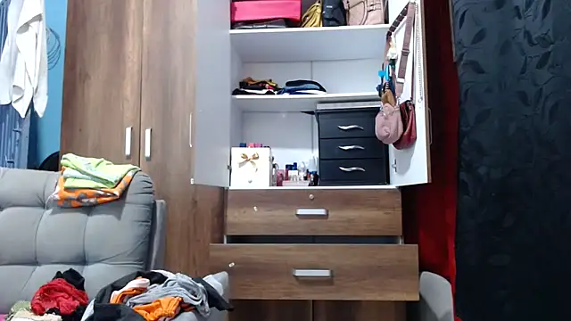 Snapshot of sabrinagee321930 chatting on March 7, 2025, 11:18 am sabrinagee321930 online show from March 7, 2025, 11:18 am