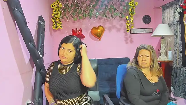 lesbiancuple online show from February 24, 2026, 12:28 pm