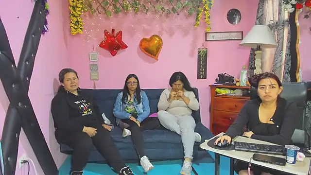 lesbiancuple online show from March 26, 2026, 12:36 pm