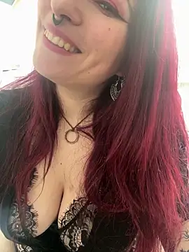 Snapshot of LunaMoongirl chatting on November 5, 2025, 1:36 pm LunaMoongirl online show from November 5, 2025, 1:36 pm