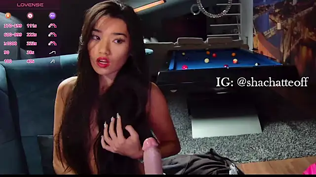 Snapshot of shachatteof chatting on October 19, 2025, 8:28 am shachatteof online show from October 19, 2025, 8:28 am