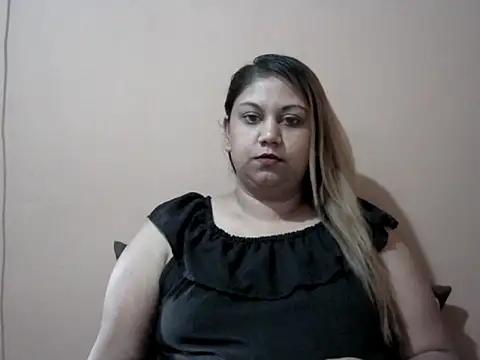 bellachow10 online show from September 10, 2025, 7:51 am