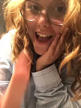 Snapshot of NaughtyRapunzel7 chatting on September 26, 2025, 9:43 pm NaughtyRapunzel7 online show from September 26, 2025, 9:43 pm