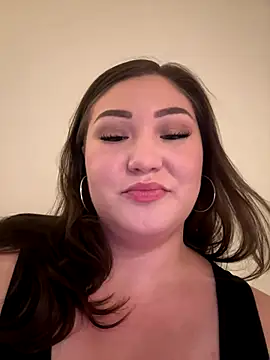 Snapshot of RosieDixx chatting on November 2, 2025, 2:05 am RosieDixx online show from November 2, 2025, 2:05 am