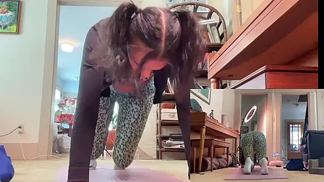 Snapshot of queendab626 chatting on January 27, 2025, 6:20 pm queendab626 online show from January 27, 2025, 6:20 pm