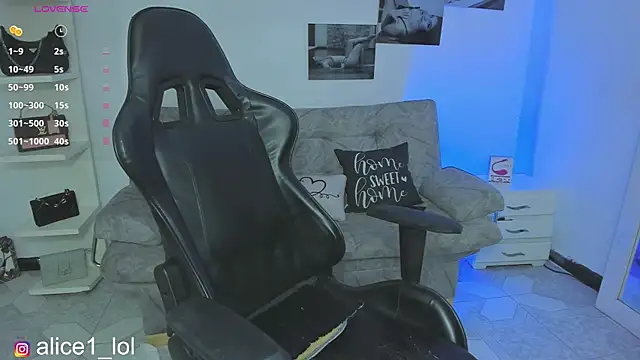 candy alicee online show from December 3, 2025, 11:31 am