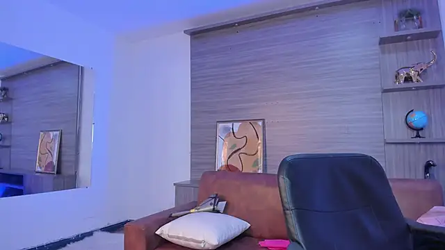 Snapshot of kimbrownn chatting on March 14, 2025, 9:54 pm kimbrownn online show from March 14, 2025, 9:54 pm