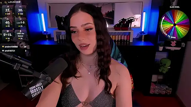 Snapshot of SofiRusselle chatting on November 13, 2025, 5:28 pm SofiRusselle online show from November 13, 2025, 5:28 pm