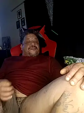 yellowwetfox online show from January 19, 2025, 3:29 am