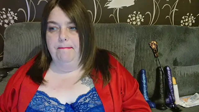 HouseWifeWhore Milf online show from October 28, 2025, 5:01 pm