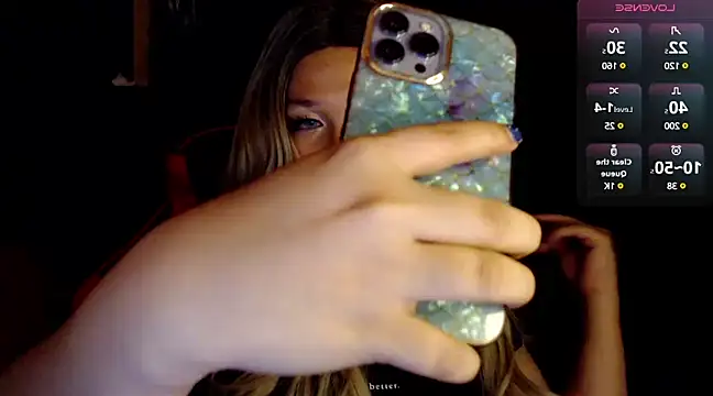 Snapshot of stacey_wills44 chatting on December 16, 2024, 2:05 pm stacey wills44 online show from December 16, 2024, 2:05 pm