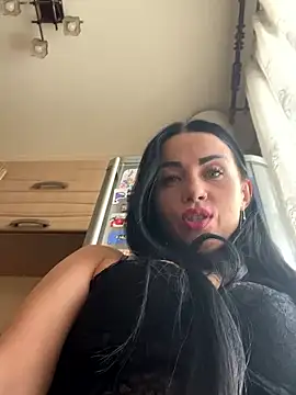 Snapshot of CrazzyChicks chatting on February 20, 2026, 6:26 am CrazzyChicks online show from February 20, 2026, 6:26 am