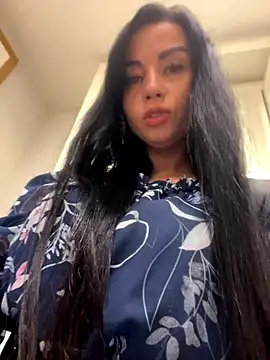 CrazzyChicks online show from September 27, 2025, 7:14 am