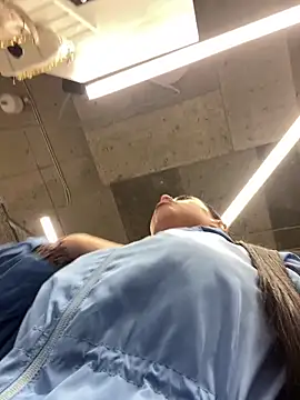 CrazzyChicks online show from September 15, 2025, 4:24 am