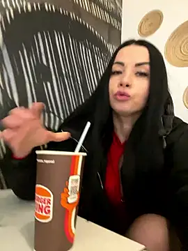 CrazzyChicks online show from January 15, 2026, 5:33 am