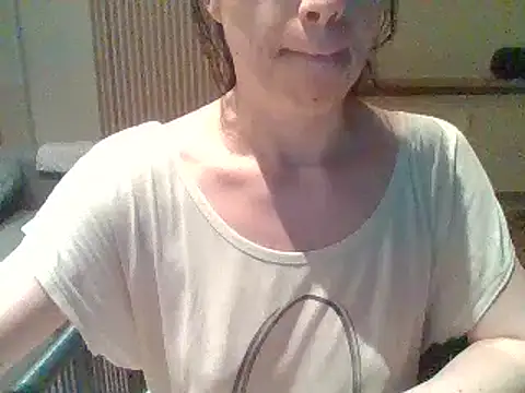 Moi Lina online show from July 15, 2026, 9:00 pm