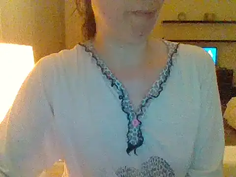 Moi Lina online show from June 19, 2026, 11:31 pm