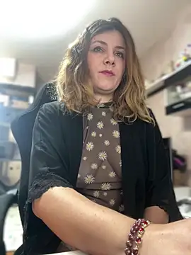 DaisyVibesss online show from January 10, 2025, 8:40 am