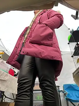 DaisyVibesss online show from February 23, 2025, 10:06 am