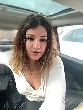 DaisyVibesss online show from January 28, 2025, 11:17 am