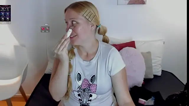 EmilySumer online show from April 16, 2026, 2:34 am