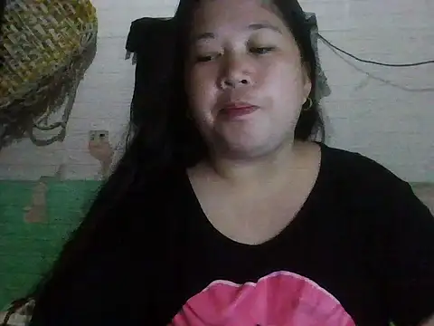 hotsexylyn online show from December 2, 2025, 8:49 am