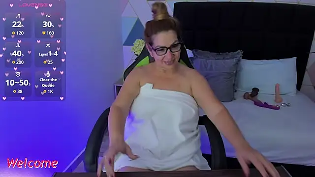 gisela27 online show from April 15, 2026, 8:09 pm