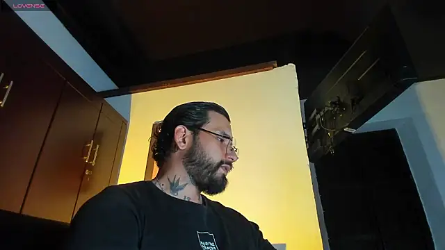 CamiloGray  online show from March 5, 2026, 2:46 pm