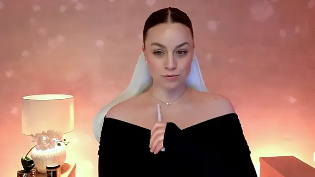 Snapshot of MilaFleur chatting on March 7, 2026, 3:39 pm MilaFleur online show from March 7, 2026, 3:39 pm