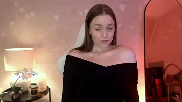 MilaFleur online show from November 21, 2025, 3:11 pm