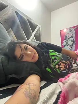 Snapshot of cutesarah_ chatting on January 16, 2025, 3:45 am cutesarah  online show from January 16, 2025, 3:45 am