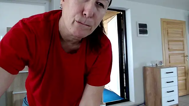 Snapshot of increible_della chatting on July 1, 2026, 8:03 am increible della online show from July 1, 2026, 8:03 am