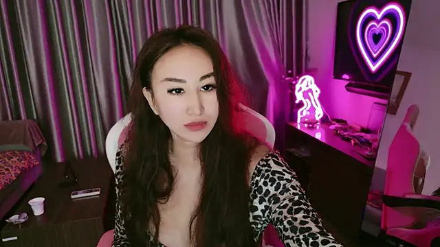 AsianQueens online show from December 3, 2025, 12:04 pm