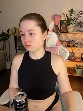 Snapshot of sweetest_pie chatting on November 15, 2025, 12:36 am sweetest pie online show from November 15, 2025, 12:36 am