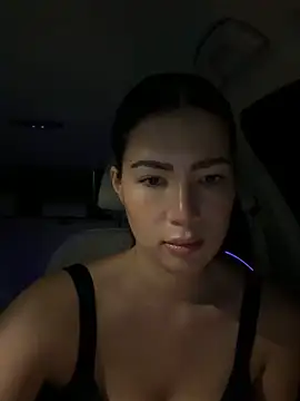 clairewntr online show from December 22, 2025, 8:53 pm