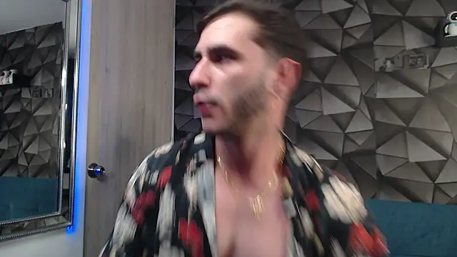 Latino stud4u online show from November 3, 2025, 1:44 am