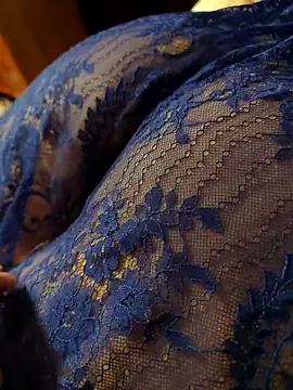 LovlyAnnie online show from December 17, 2025, 5:34 am