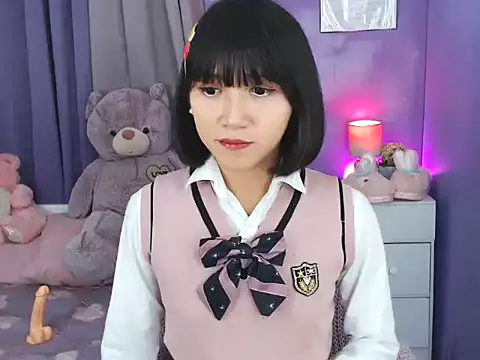 urlovelyfreya online show from November 14, 2025, 6:33 pm